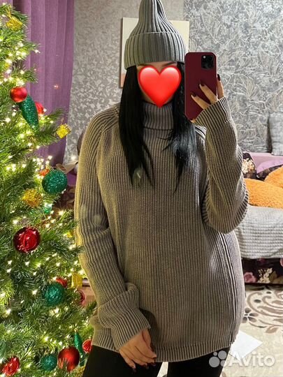 Свитер сбоку на замке