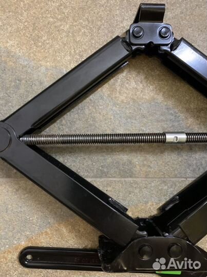 Домкрат фирменный Mercedees-Benz