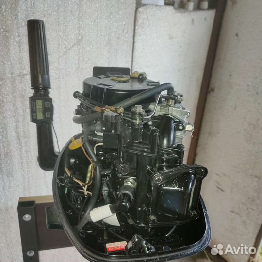 Лодочный мотор 5 л с 4 тактный 2010год