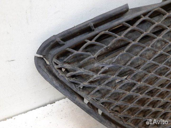 Решетка бампера передняя левая Mercedes-Benz