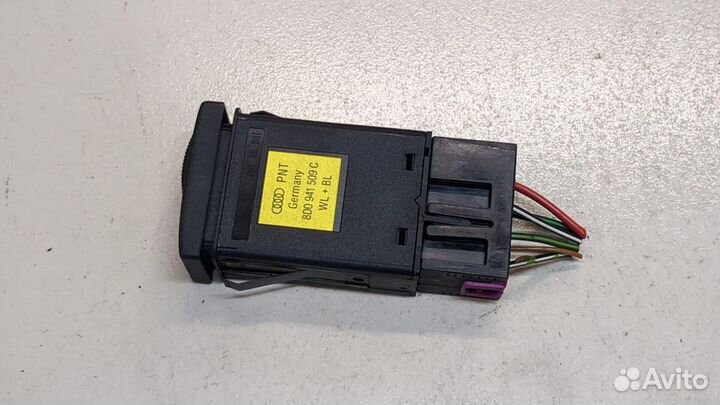 Кнопка аварийки Audi A4 (B5), 1996