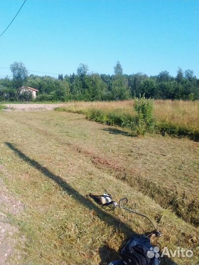 Покос травы триммером