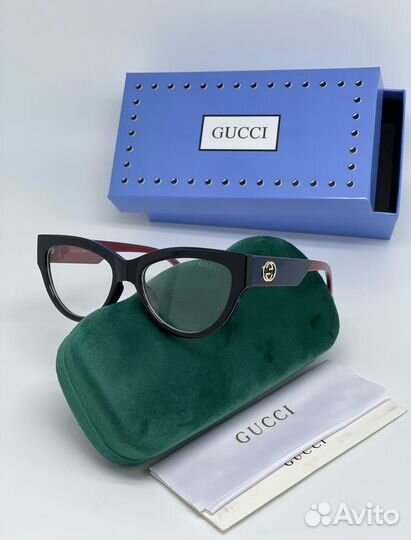 Солнцезащитные очки Gucci