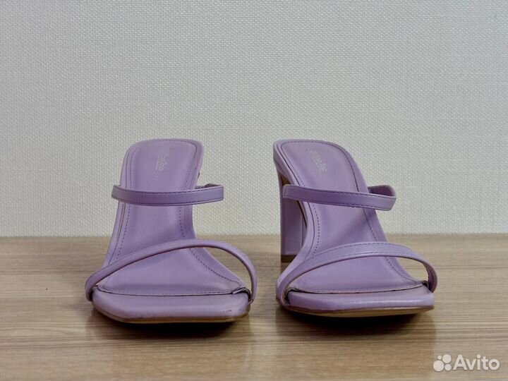 Женские босоножки DeeZee