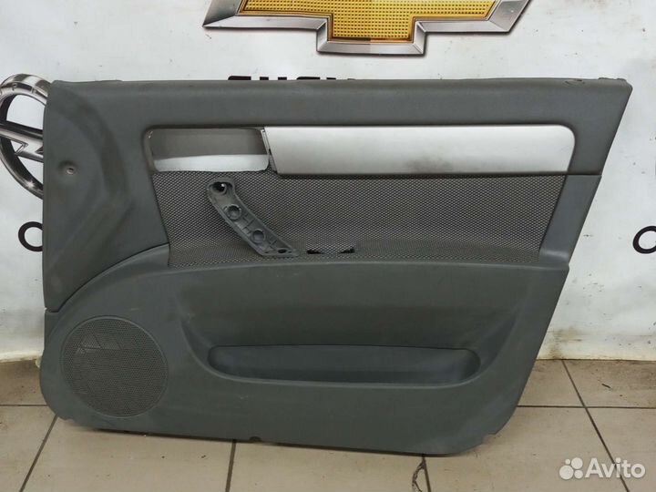 Дверная карта передняя правая Шевроле Лачети седан