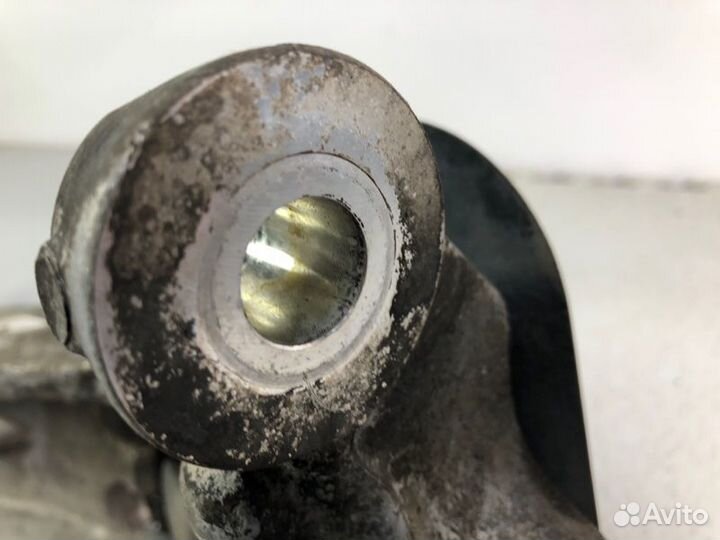 Ступица кулак передний прав Infiniti M Q70 Y51 2WD