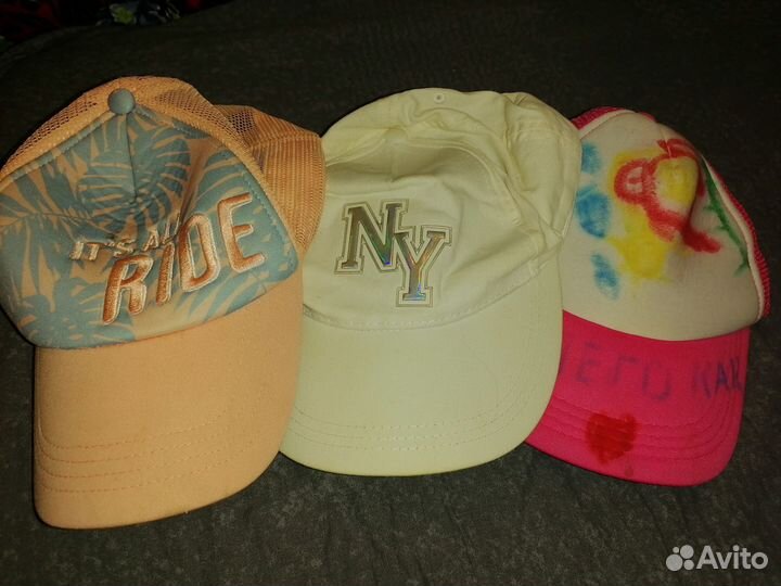 Отдам головные уборы