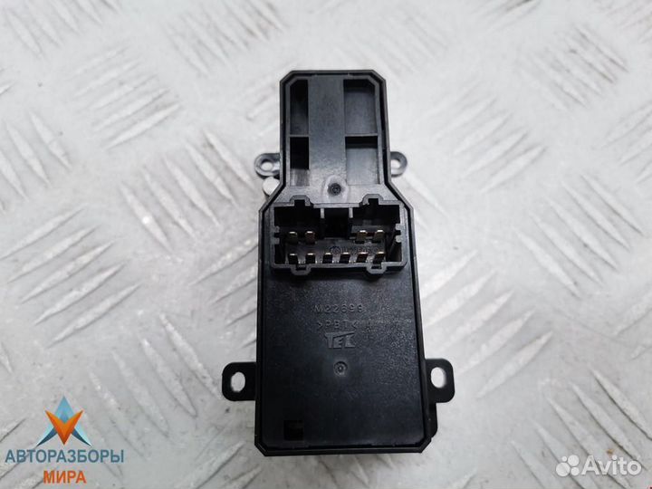 Кнопка стеклоподъемника Honda Ridgeline 2007