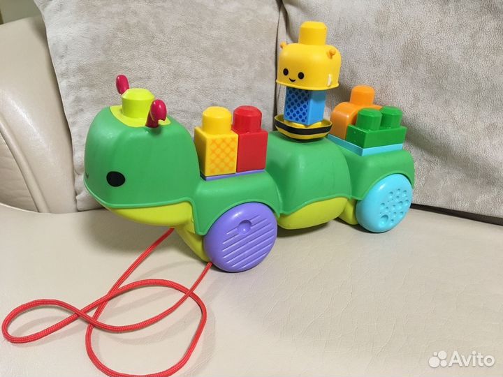 Много детских игрушек