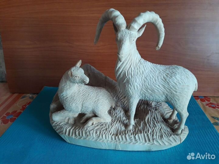 Резные фигуры из дерева