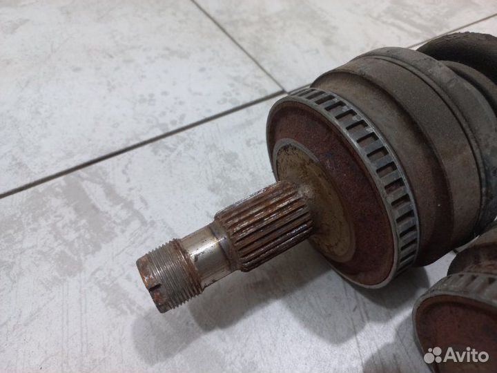 Привода задняя Mercedes E430 S210 113.940 2001