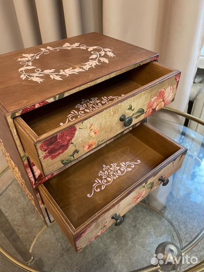 Шкатулка для украшений