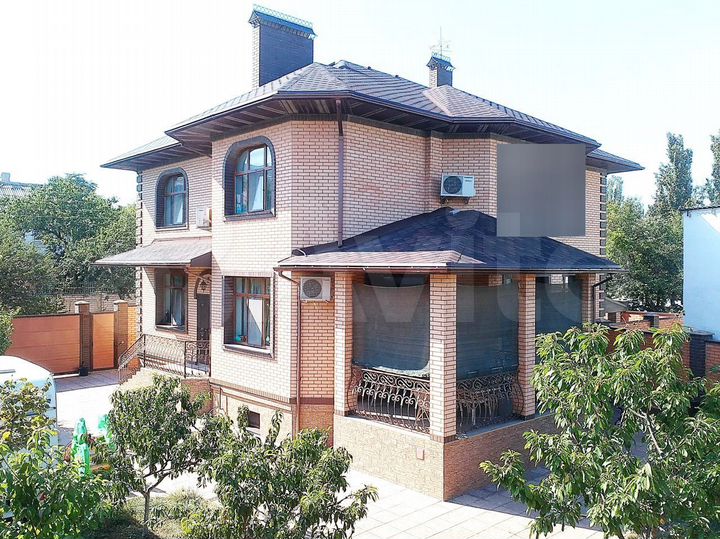 Дом 300 м² на участке 6 сот.