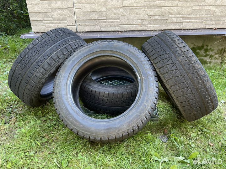 Bridgestone Blizzak Revo GZ 215/55 R16 93S