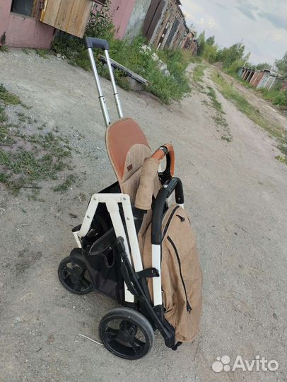 Продам детскую коляску 5000