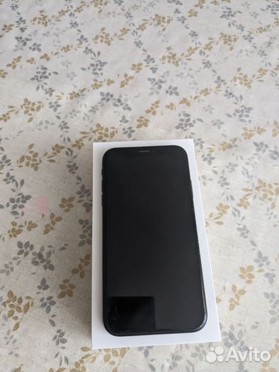 Телефон iPhone XR 64
