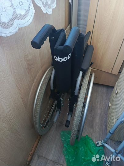 Инвалидная коляска