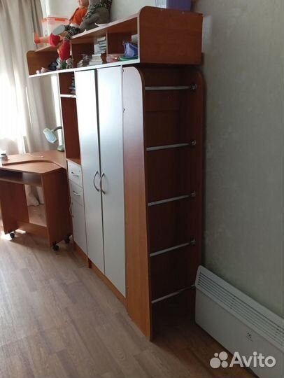 Школьный уголок со шкафом
