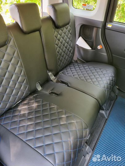 Автомобильные чехлы на Toyota Tank-Toyota Rumion