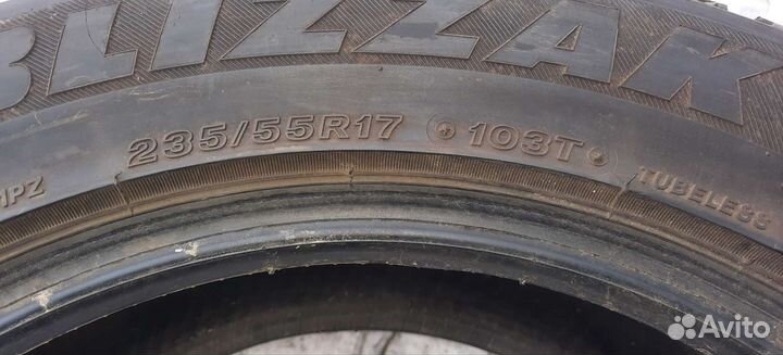 Bridgestone Blizzak Spike-01 235/55 R17