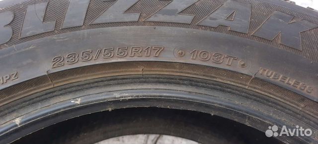 Bridgestone Blizzak Spike-01 235/55 R17