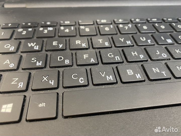 Игровой Ноутбук HP 15-ay0211a R5 M330