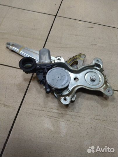 Стеклоподъемник задний левый Toyota Camry V40