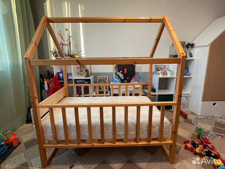 Детская кровать домик с матрасом