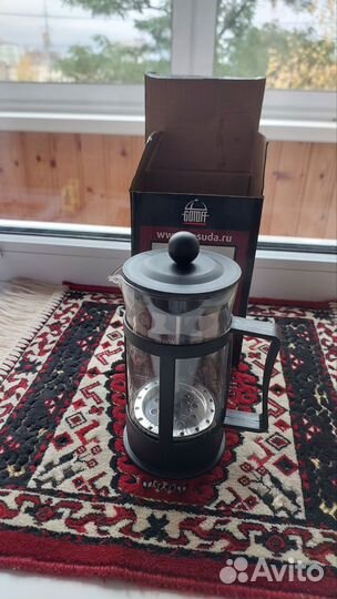 Салатники,заварные чайники,сервировочные блюда