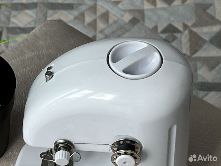 Мини швейная машинка