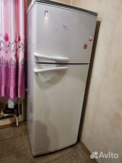 Холодильник атлант бу