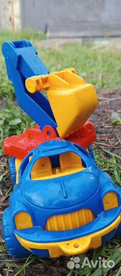 Грузовик и экскаватор для детей