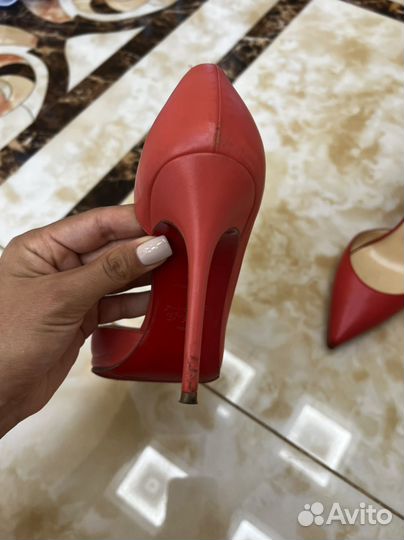 Туфли женские Christian Louboutin