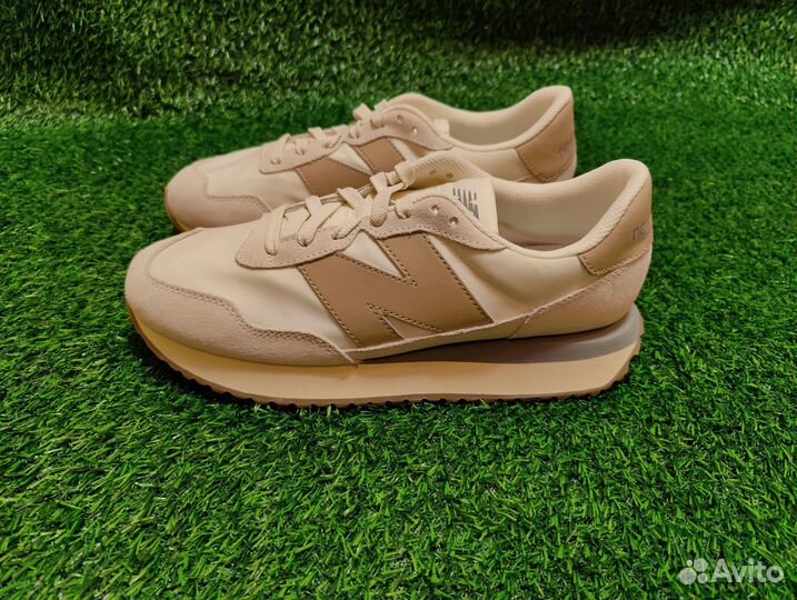 New Balance 237