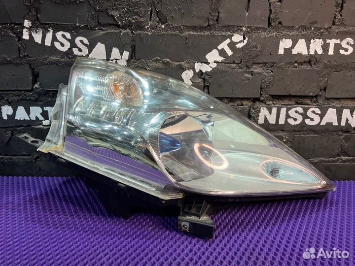 Фара передняя правая Nissan Leaf AZE0-061302 EM57