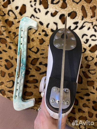 Коньки фигурные 33 размер