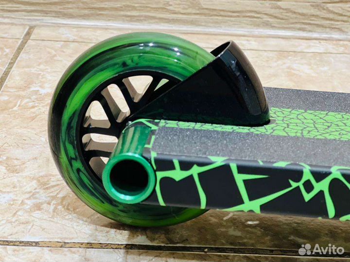 Трюковой самокат tech team freak wt