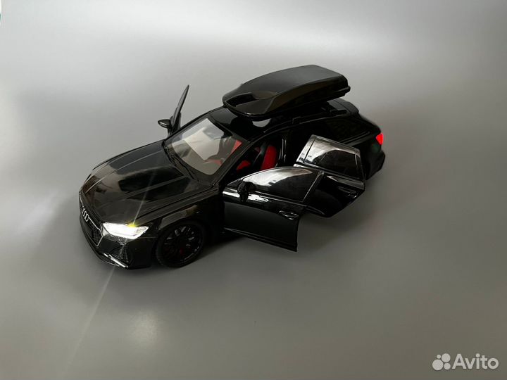 Металлическая машинка модель Audi rs6
