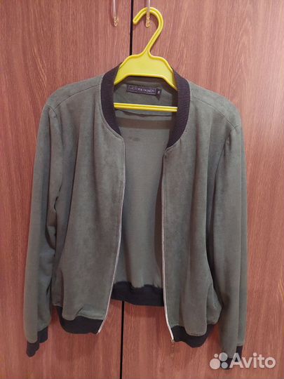 Бомбер ветровка