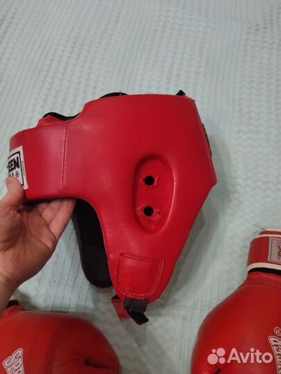 Шлем и перчатки