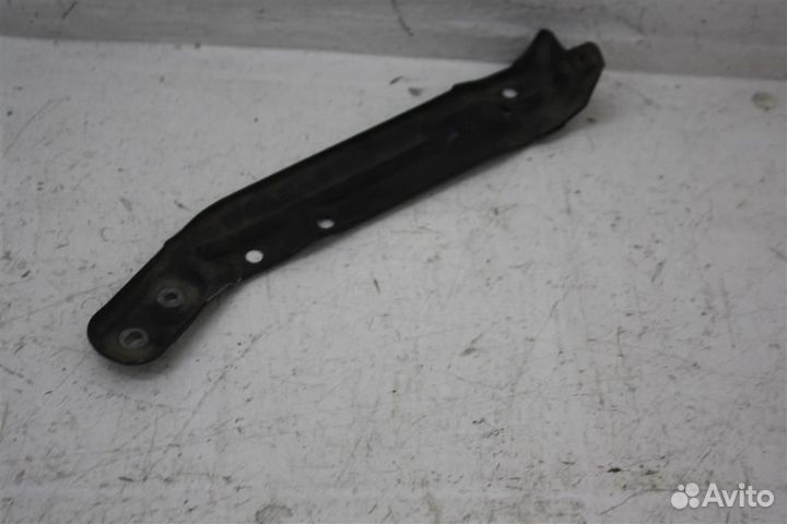 Кронштейн крепления крыла Nissan Patrol Y62