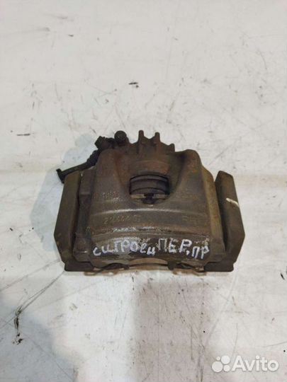 Суппорт Передний правый ситроен с5 х7 2010