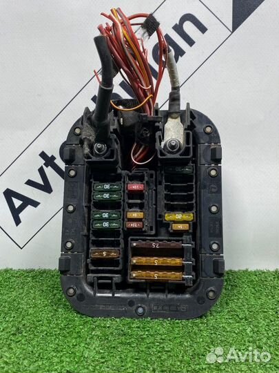 Блок предохранителей передний Mercedes-Benz