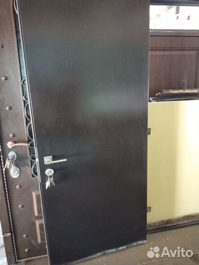 Входная дверь в квартиру внутр. сотмик 900х2030R