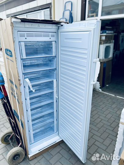 Морозильник Общий объем: 280 л