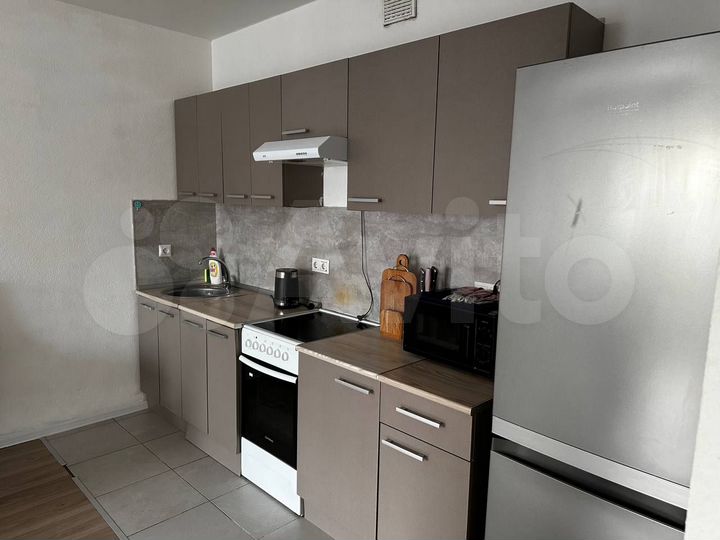 2-к. квартира, 50 м², 21/33 эт.