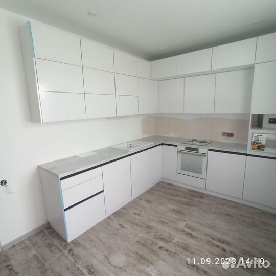 Кухонный гарнитур белый глянец Акриловые фасады мо