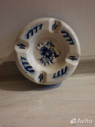 Пепельница, панно. Гжель