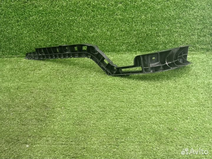 Кронштейн крепления бампера задний правый Volkswag