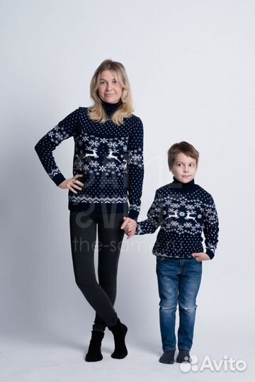 Свитер с оленями детский с горлом новый